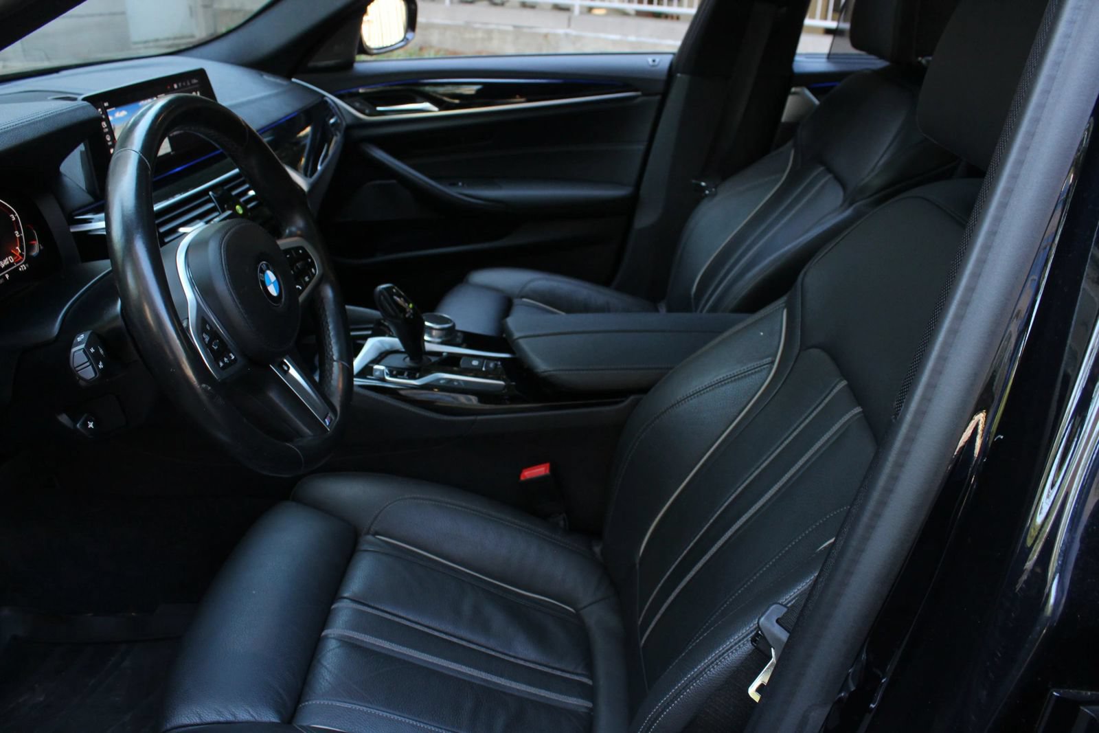 Used 2020 BMW M550i xDrive w/ Executive Package AWD/4WD image 14