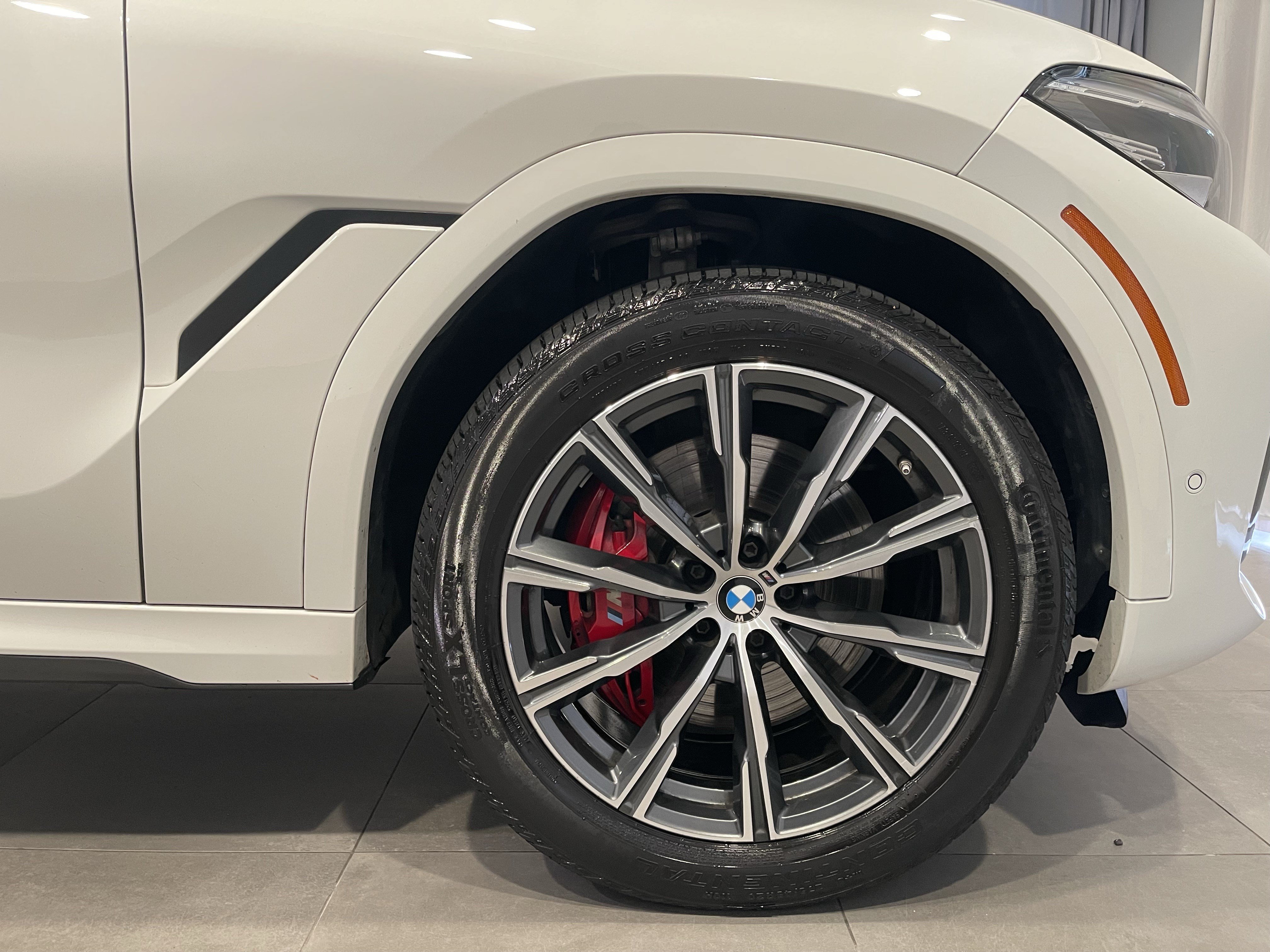 Used 2023 BMW X6 xDrive40i w/ M Sport Package AWD/4WD image 10