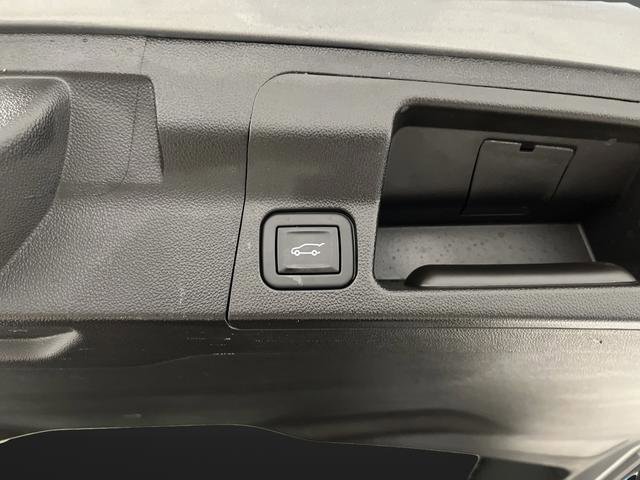 Used 2023 GMC Acadia SLE w/ Infotainment Package image 15