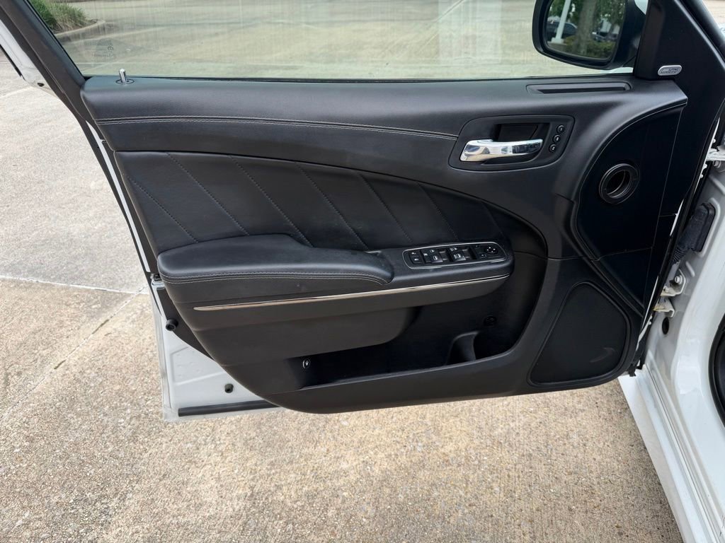 Used 2019 Dodge Charger SRT Hellcat w/ Navigation & Travel Group RWD image 13