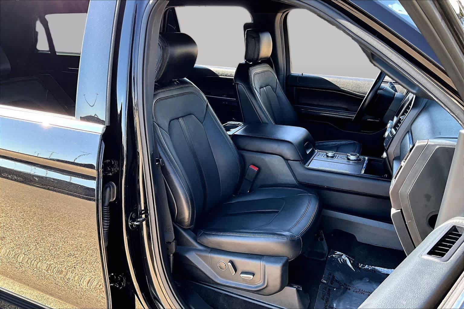 Used 2019 Ford Expedition Max Limited w/ Driver Assistance Package AWD/4WD image 5