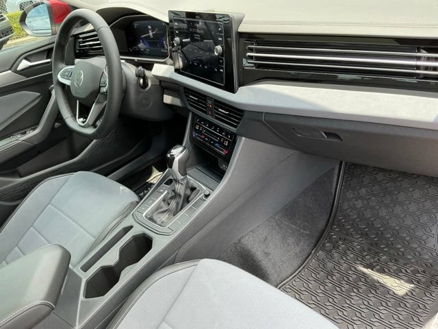 New 2026 Volkswagen Jetta SE FWD image 18