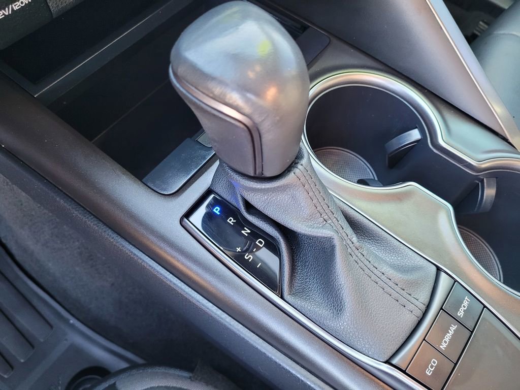 Used 2023 Toyota Camry SE w/ Convenience Package FWD image 17
