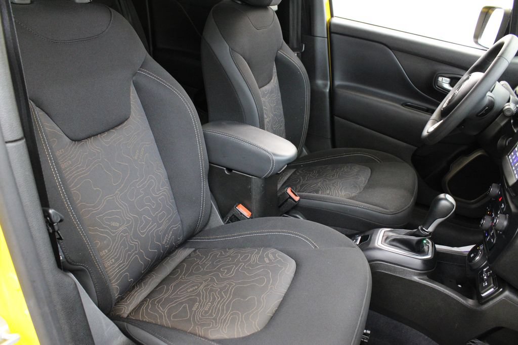 Used 2023 Jeep Renegade Latitude AWD/4WD image 23