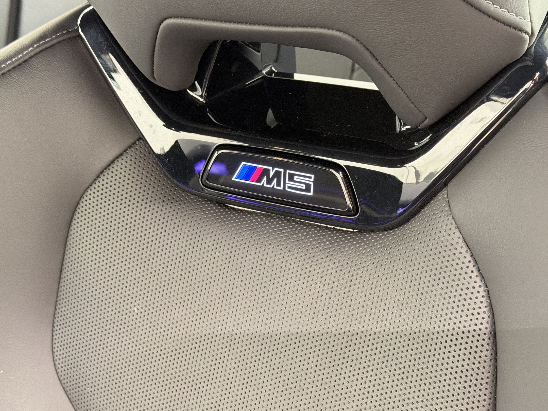 Certified 2025 BMW M5 w/ Carbon Package AWD/4WD image 21