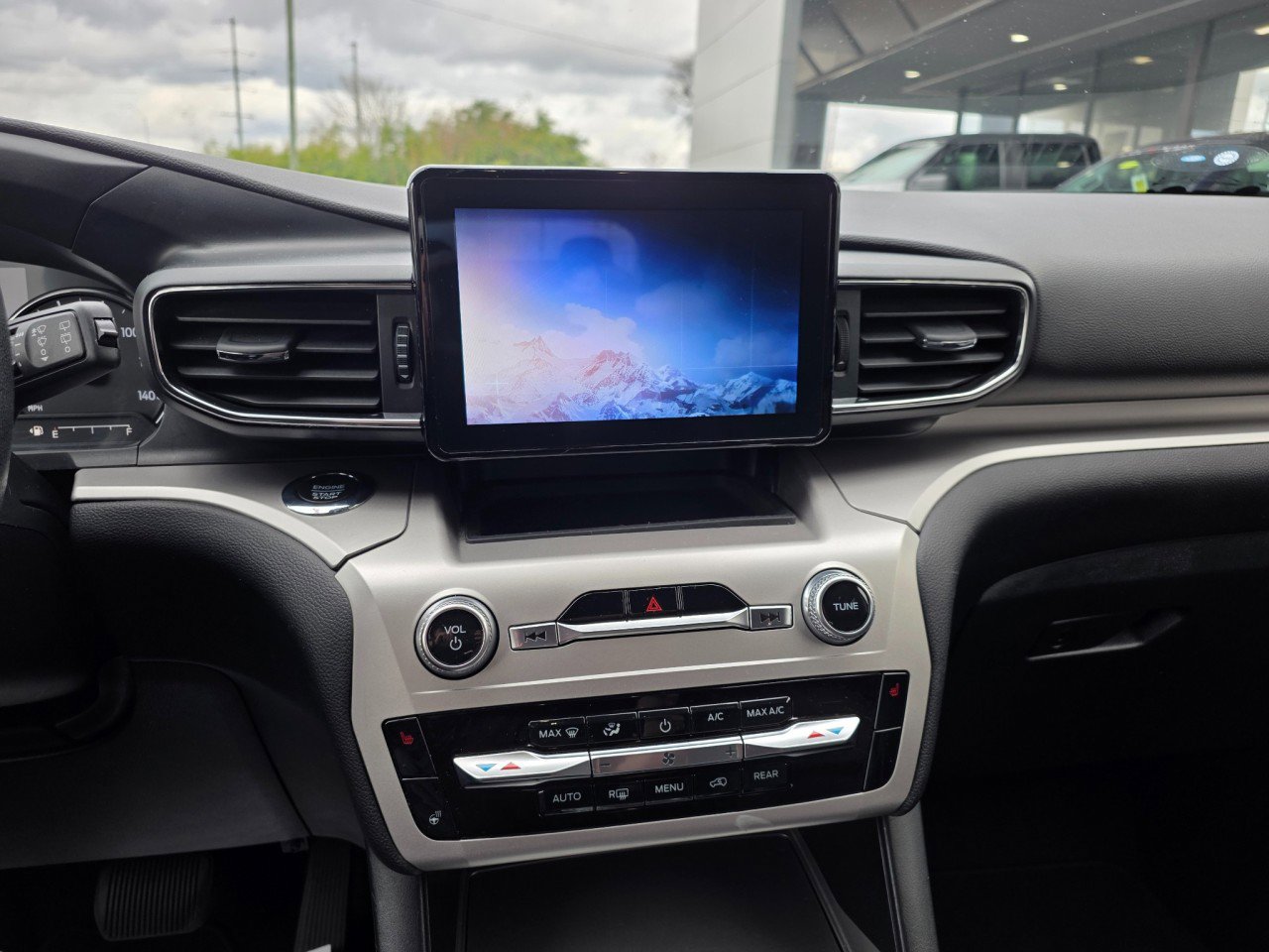 Used 2021 Ford Explorer XLT w/ Equipment Group 202A image 30