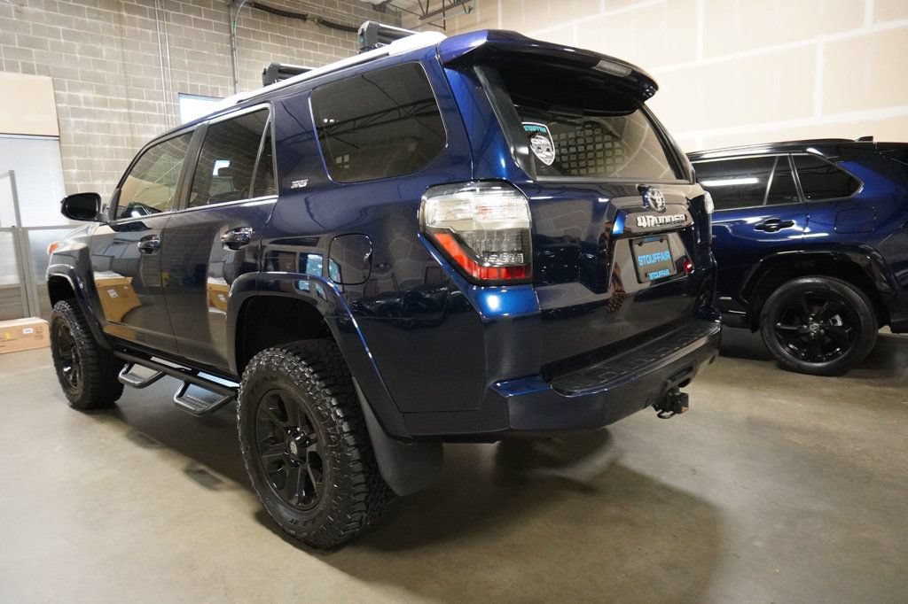 Used 2017 Toyota 4Runner SR5 AWD/4WD image 3