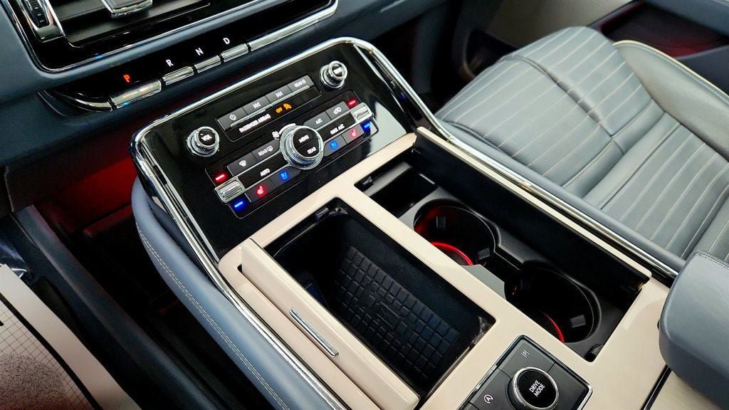 Used 2022 Lincoln Navigator L Black Label AWD/4WD image 16