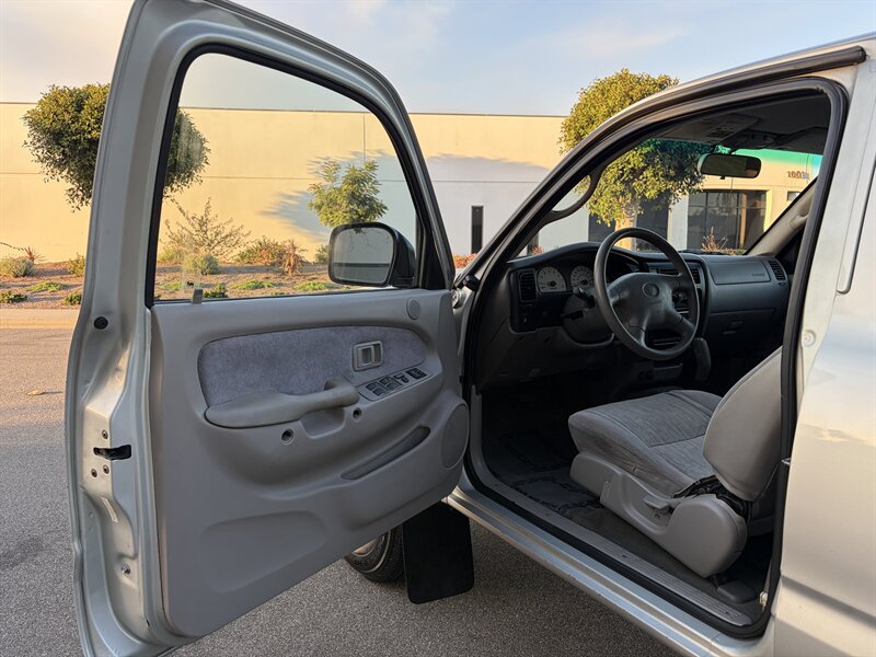 Used 2003 Toyota Tacoma PreRunner RWD image 12