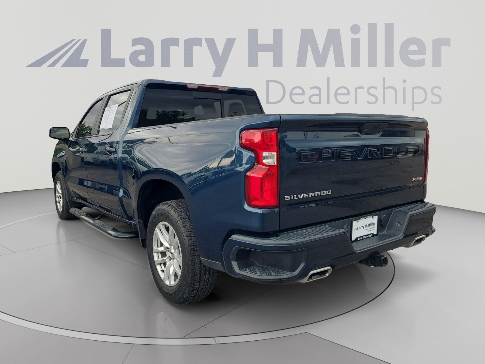 Used 2021 Chevrolet Silverado 1500 RST w/ Convenience Package II AWD/4WD image 3