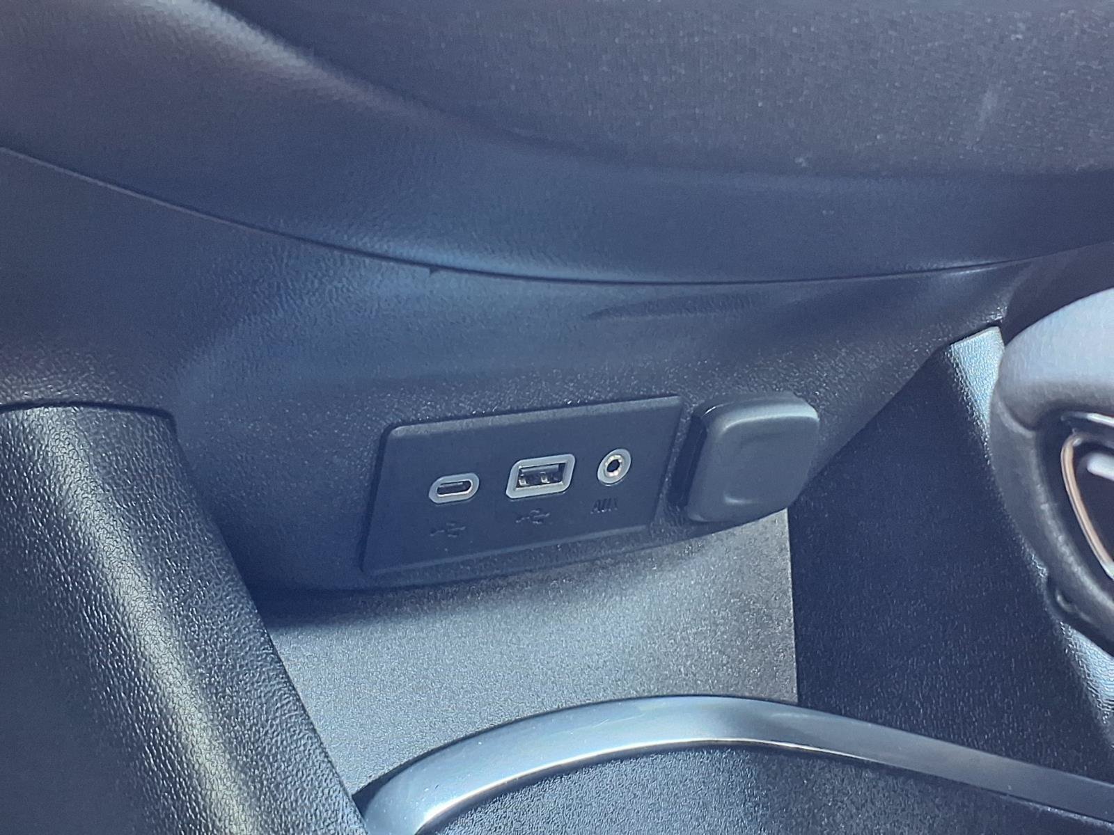 Used 2025 Chevrolet Malibu LT FWD image 13