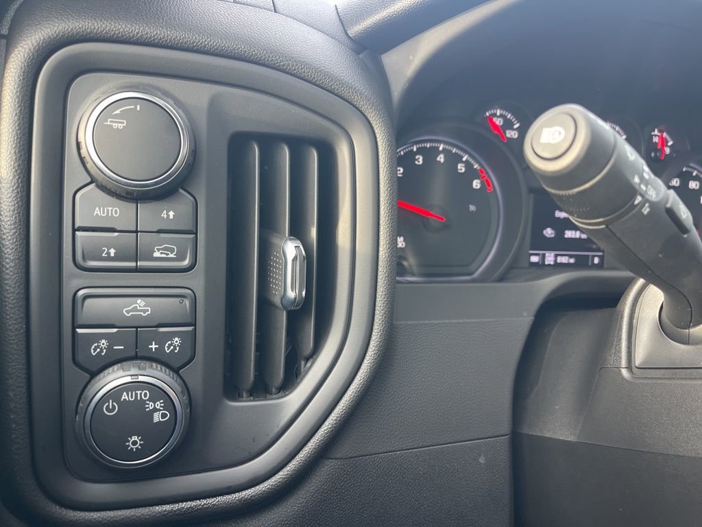 Used 2024 Chevrolet Silverado 1500 Custom w/ Dark Appearance Package image 22