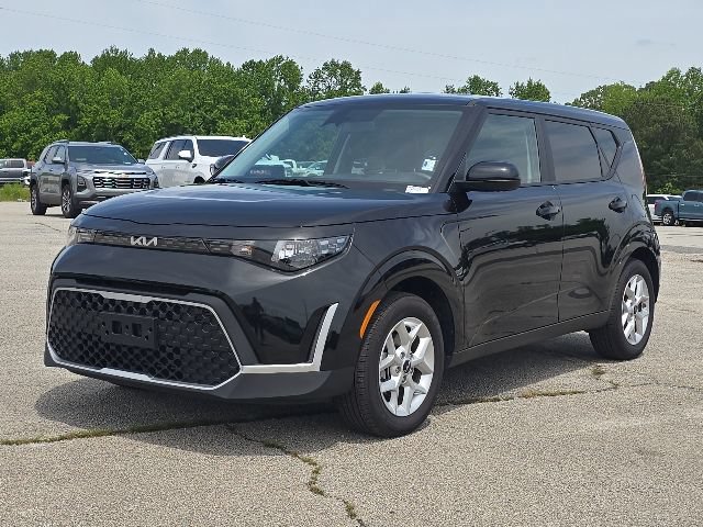 Used 2025 Kia Soul LX w/ LX Technology Package