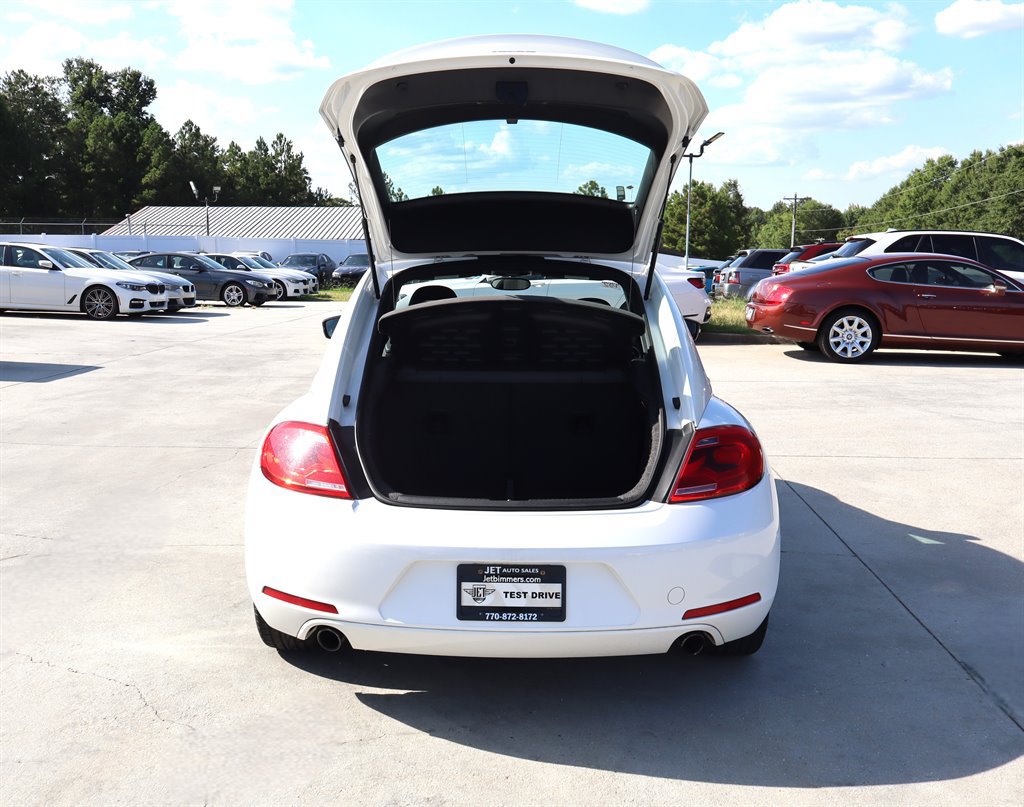 Used 2012 Volkswagen Beetle 2.0T FWD image 33