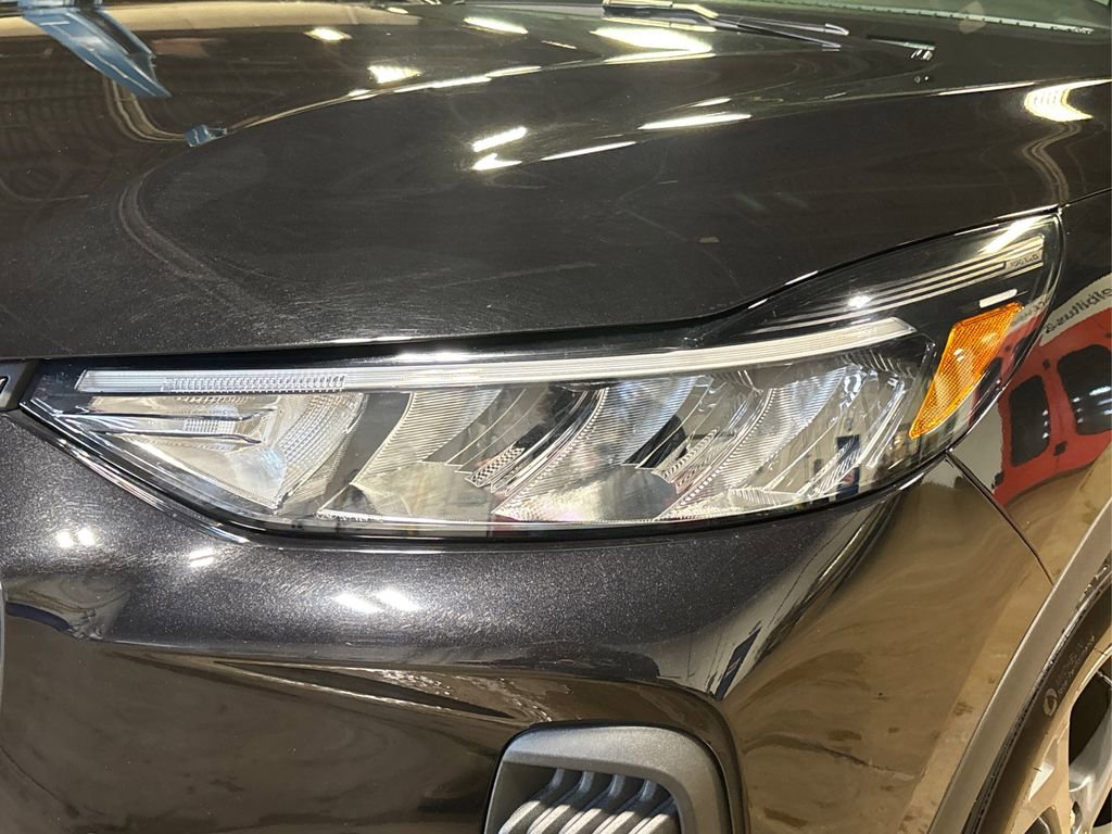 Certified 2025 Ford Escape ST-Line AWD/4WD image 17