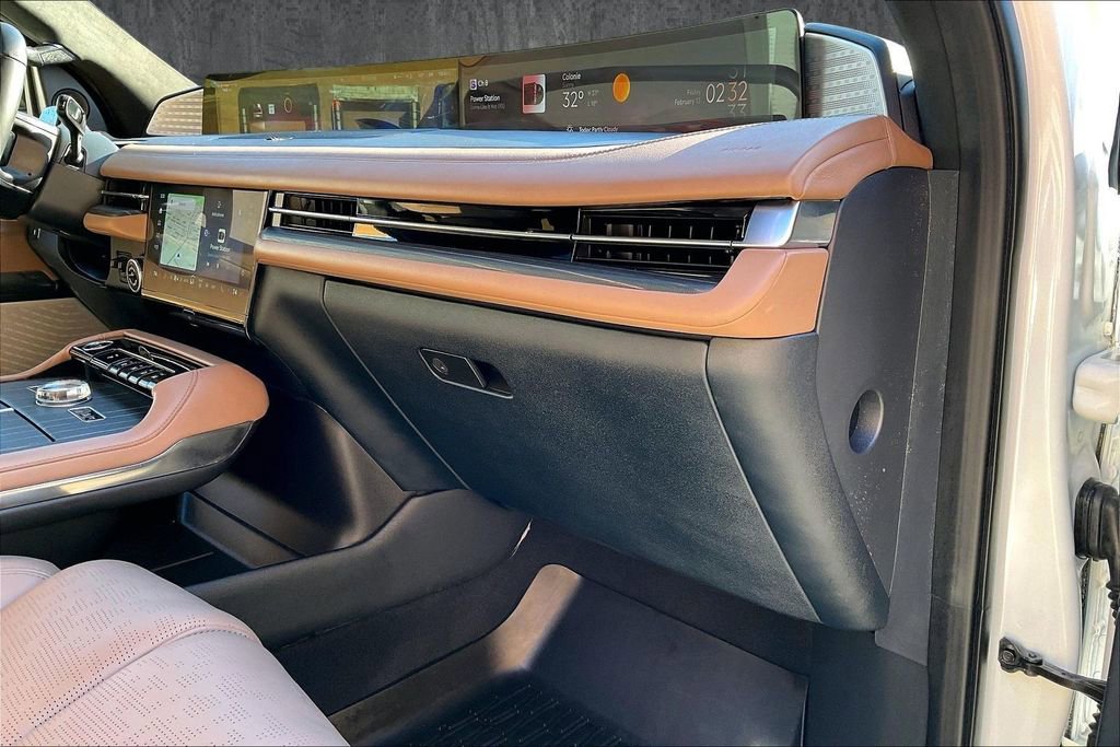 Used 2025 Lincoln Navigator Black Label image 27