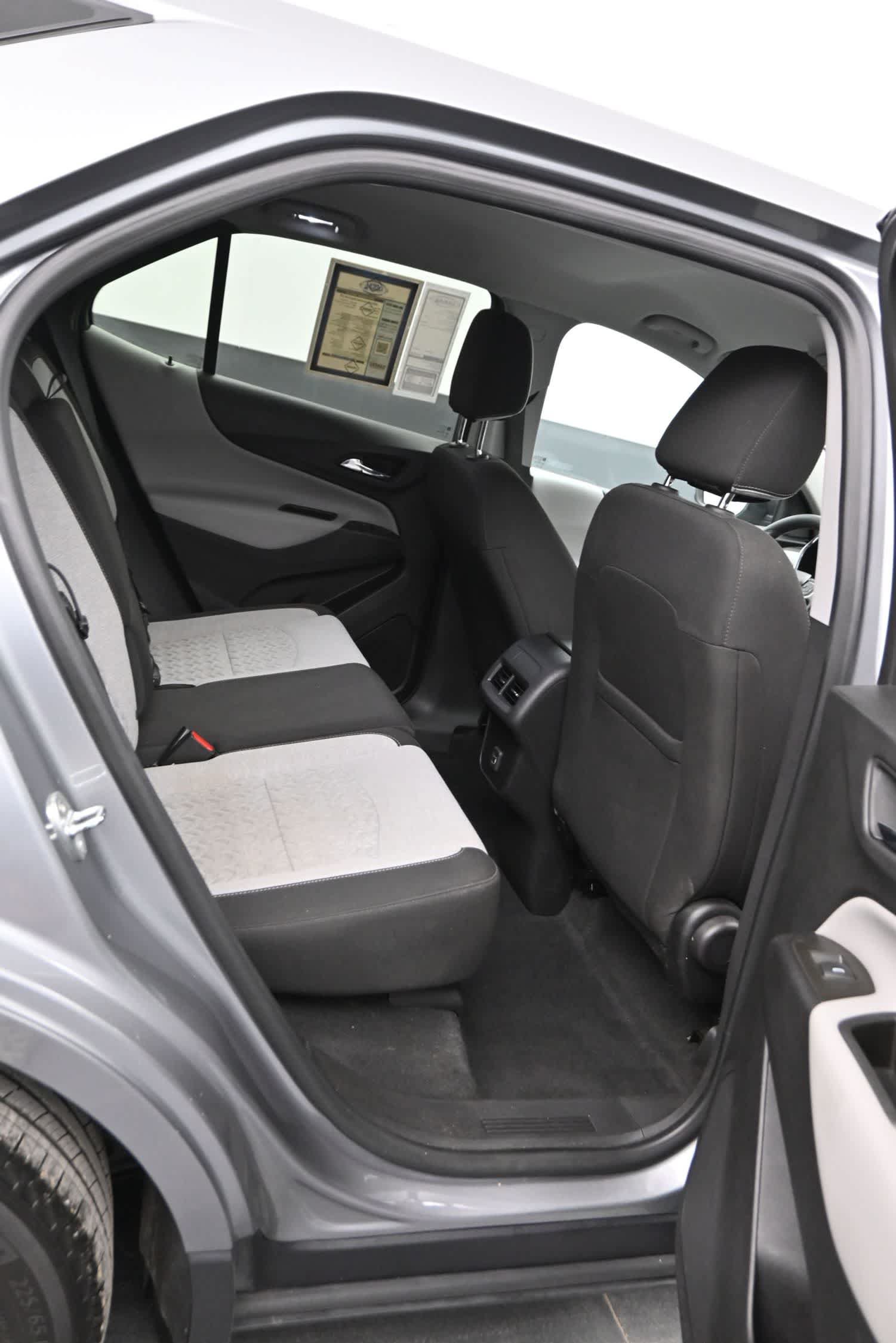 Used 2023 Chevrolet Equinox LS w/ LS Convenience Package FWD image 12