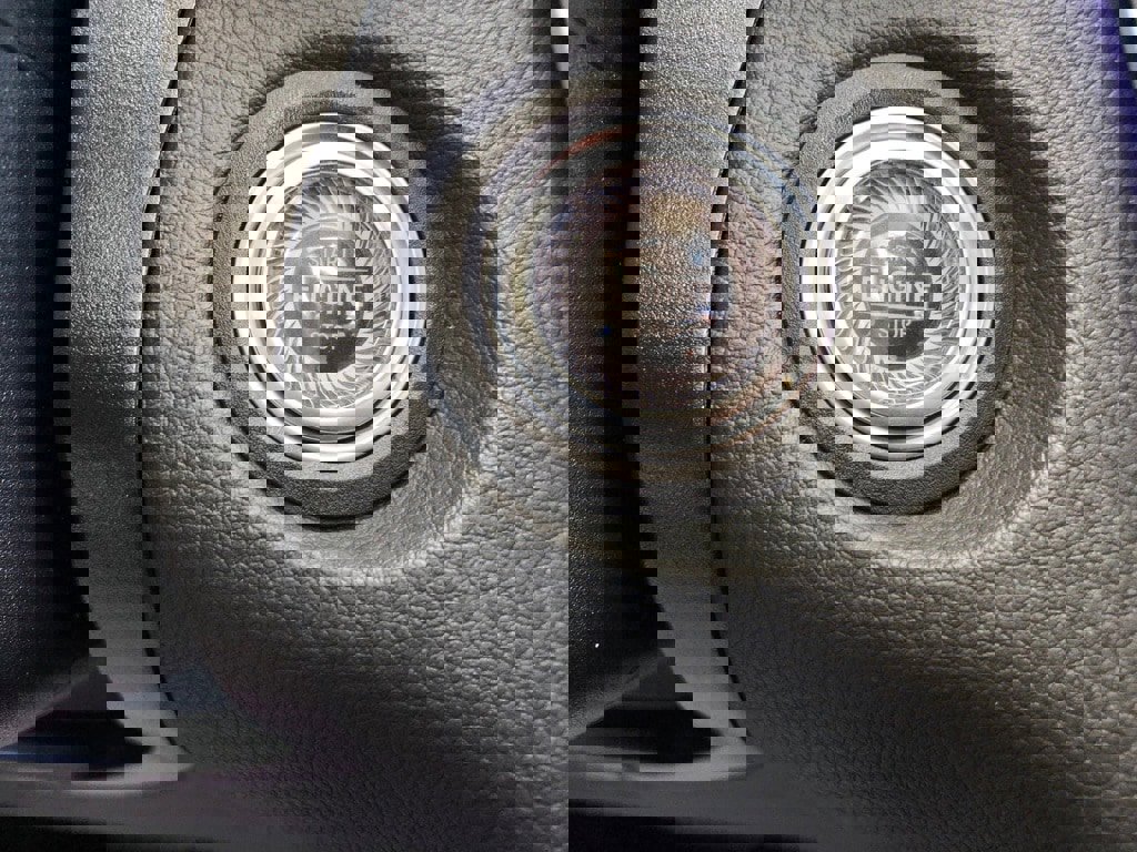 Used 2022 Mercedes-Benz GLC 300 4MATIC w/ Premium Package Lite image 33