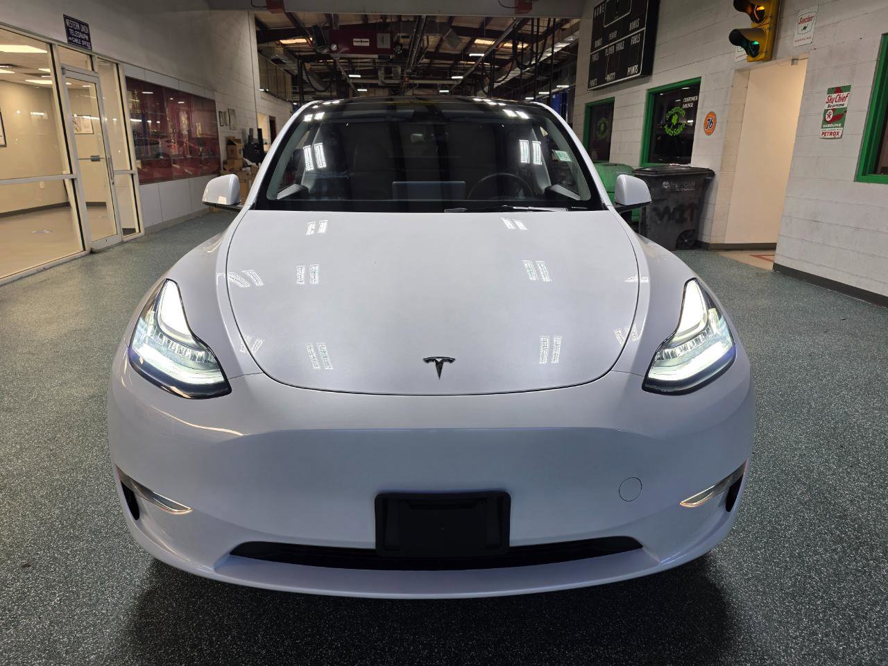 Used 2023 Tesla Model Y Long Range image 3