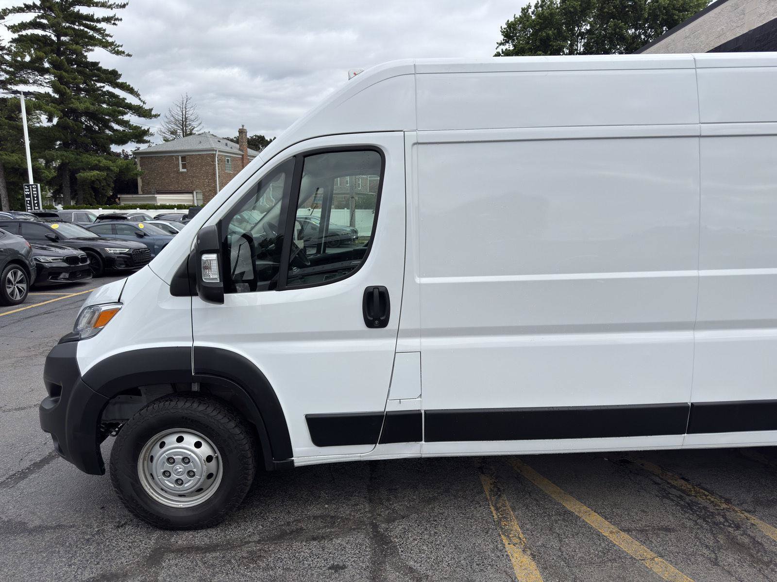 Used 2025 RAM ProMaster 2500 w/ Convenience Group FWD image 4