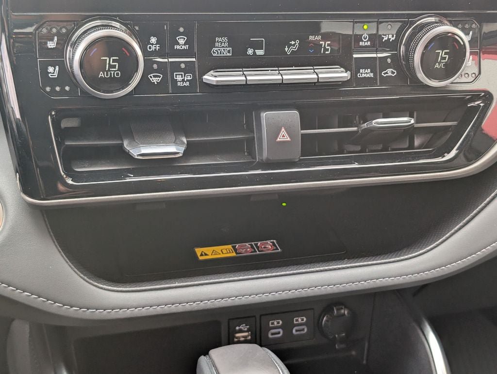 Certified 2025 Toyota Highlander Limited AWD/4WD image 22