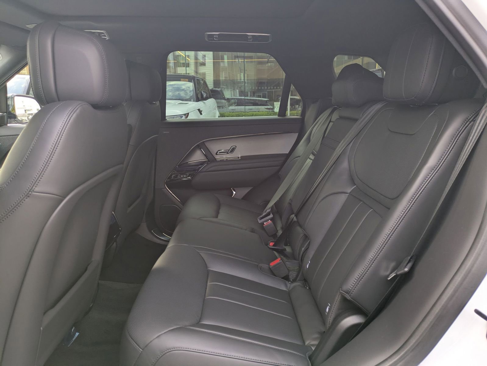 New 2026 Land Rover Range Rover Sport SE AWD/4WD image 27
