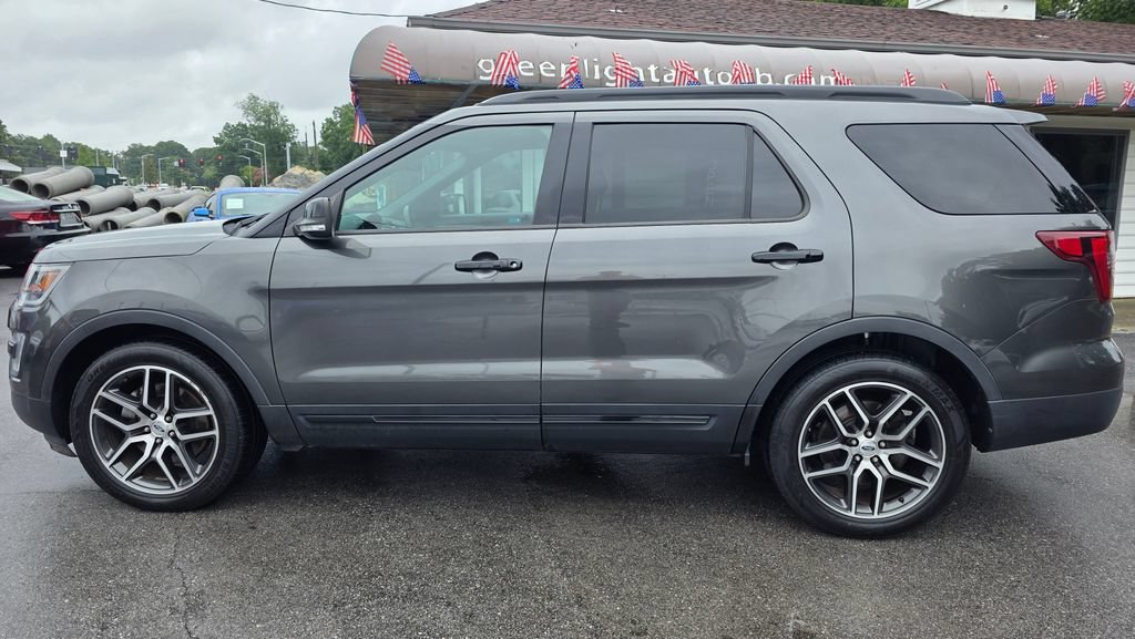 Used 2017 Ford Explorer Sport w/ Equipment Group 401A AWD/4WD image 8