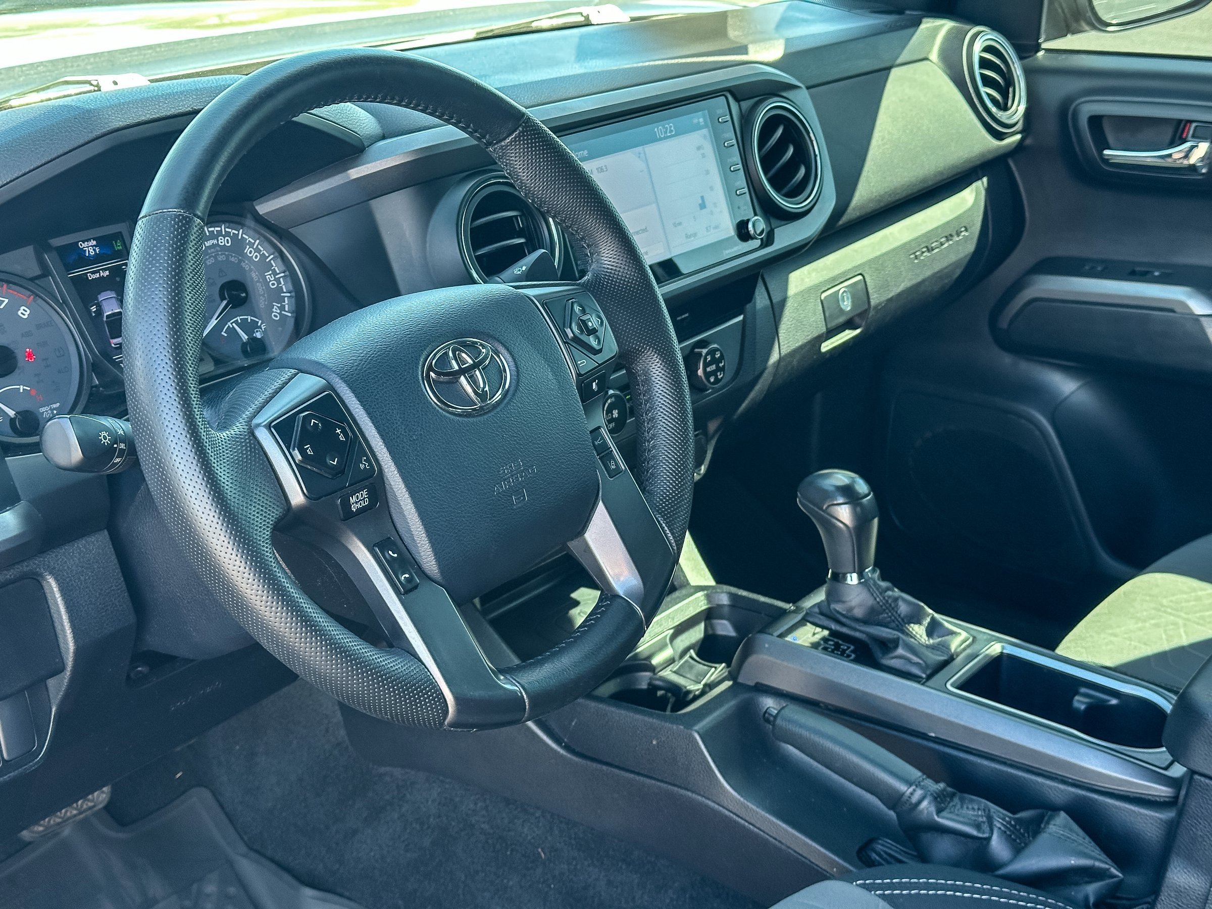 Used 2020 Toyota Tacoma TRD Off-Road w/ Technology Package image 12