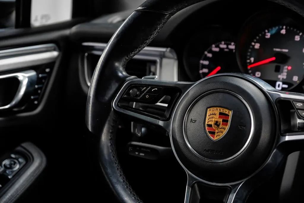 Used 2017 Porsche Macan S AWD/4WD image 23