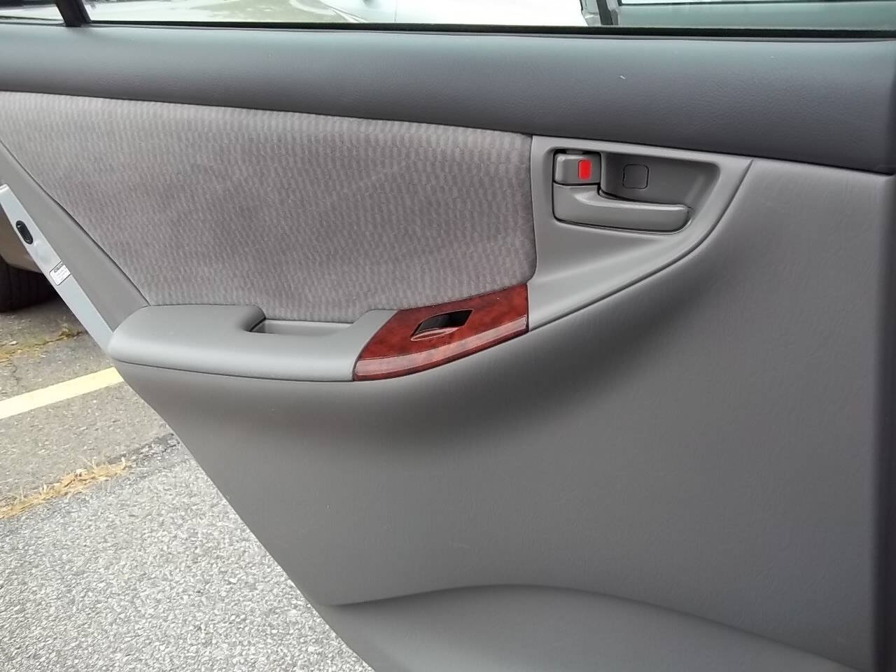 Used 2007 Toyota Corolla LE FWD image 12