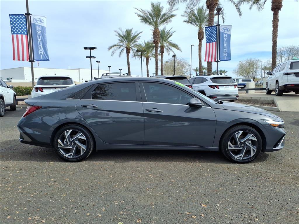 Certified 2025 Hyundai Elantra Limited image 4