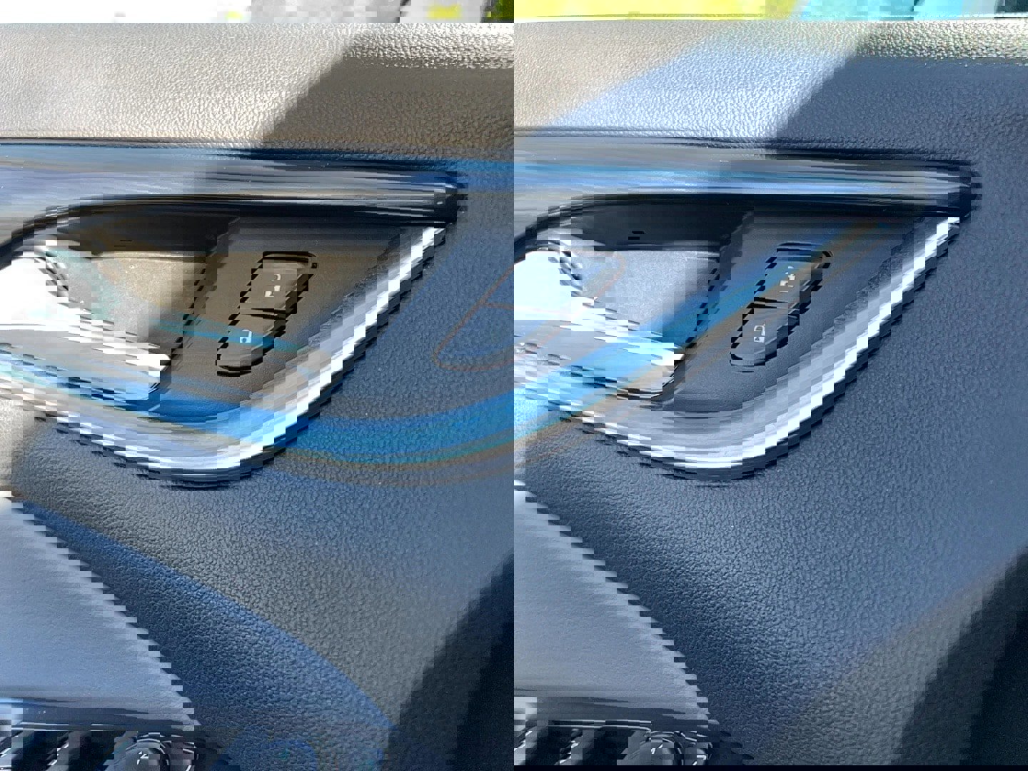 Used 2020 Buick Enclave Essence image 13