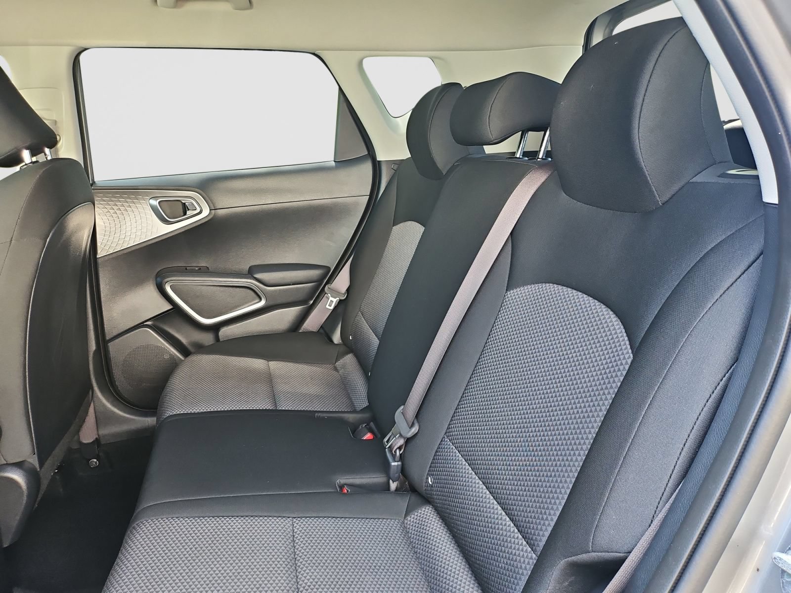 Used 2025 Kia Soul LX w/ LX Technology Package FWD image 42