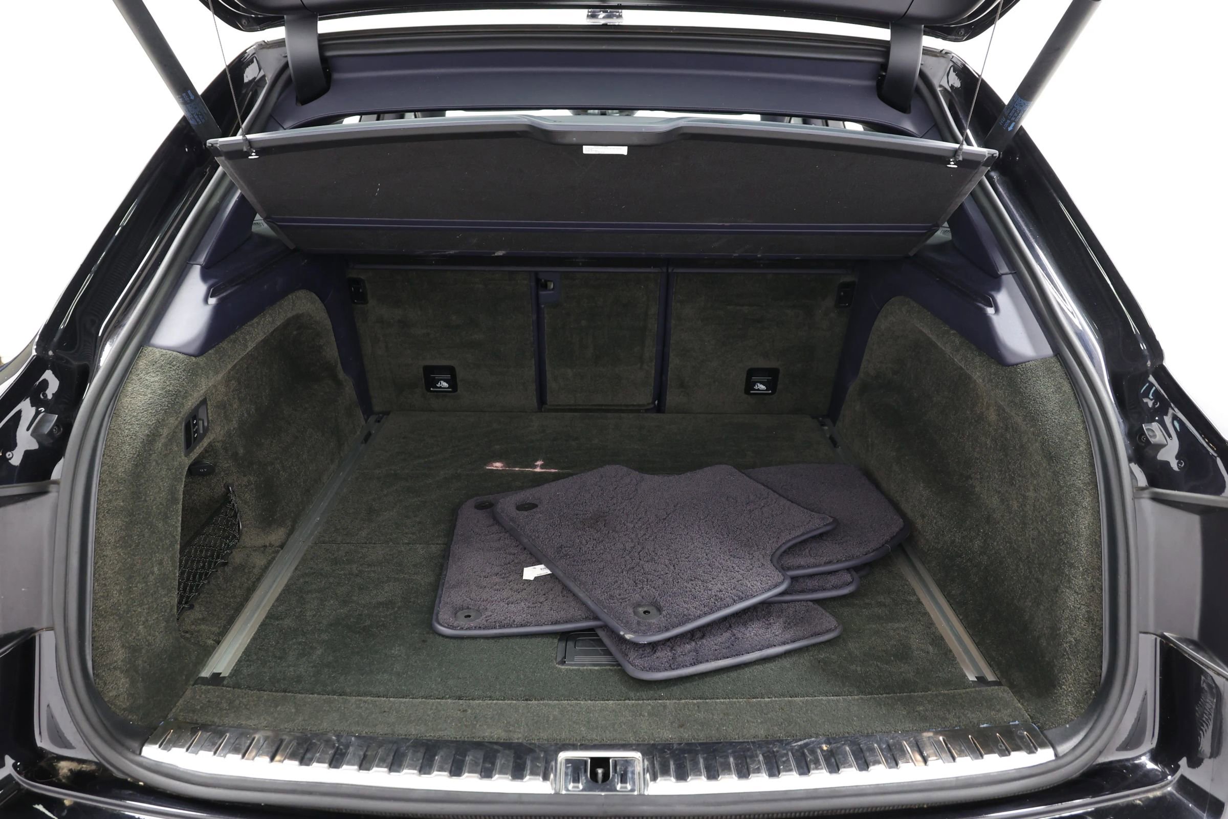 Used 2019 Bentley Bentayga AWD/4WD image 66