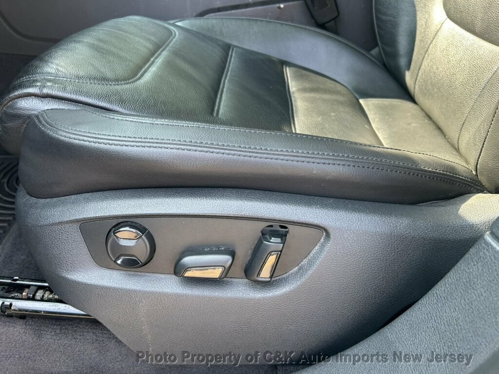 Used 2015 Volkswagen Touareg VR6 AWD/4WD image 19