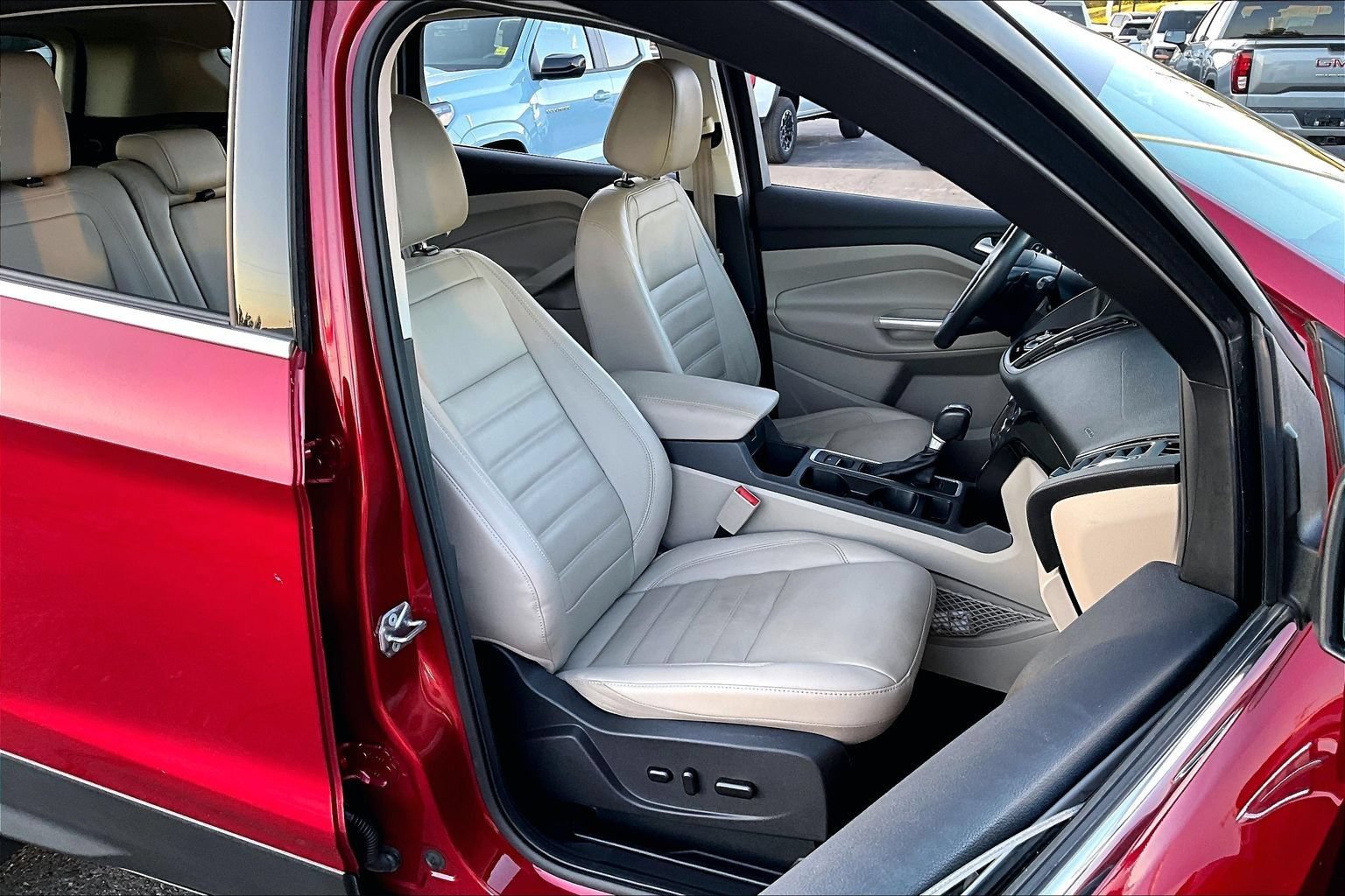 Used 2017 Ford Escape Titanium FWD image 7