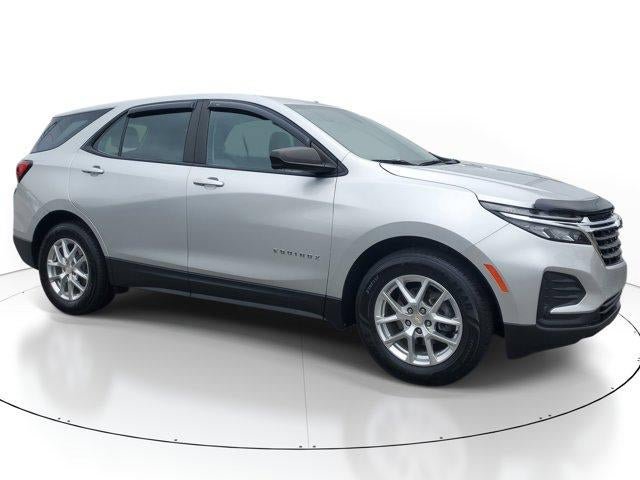 Used 2022 Chevrolet Equinox LS FWD image 2