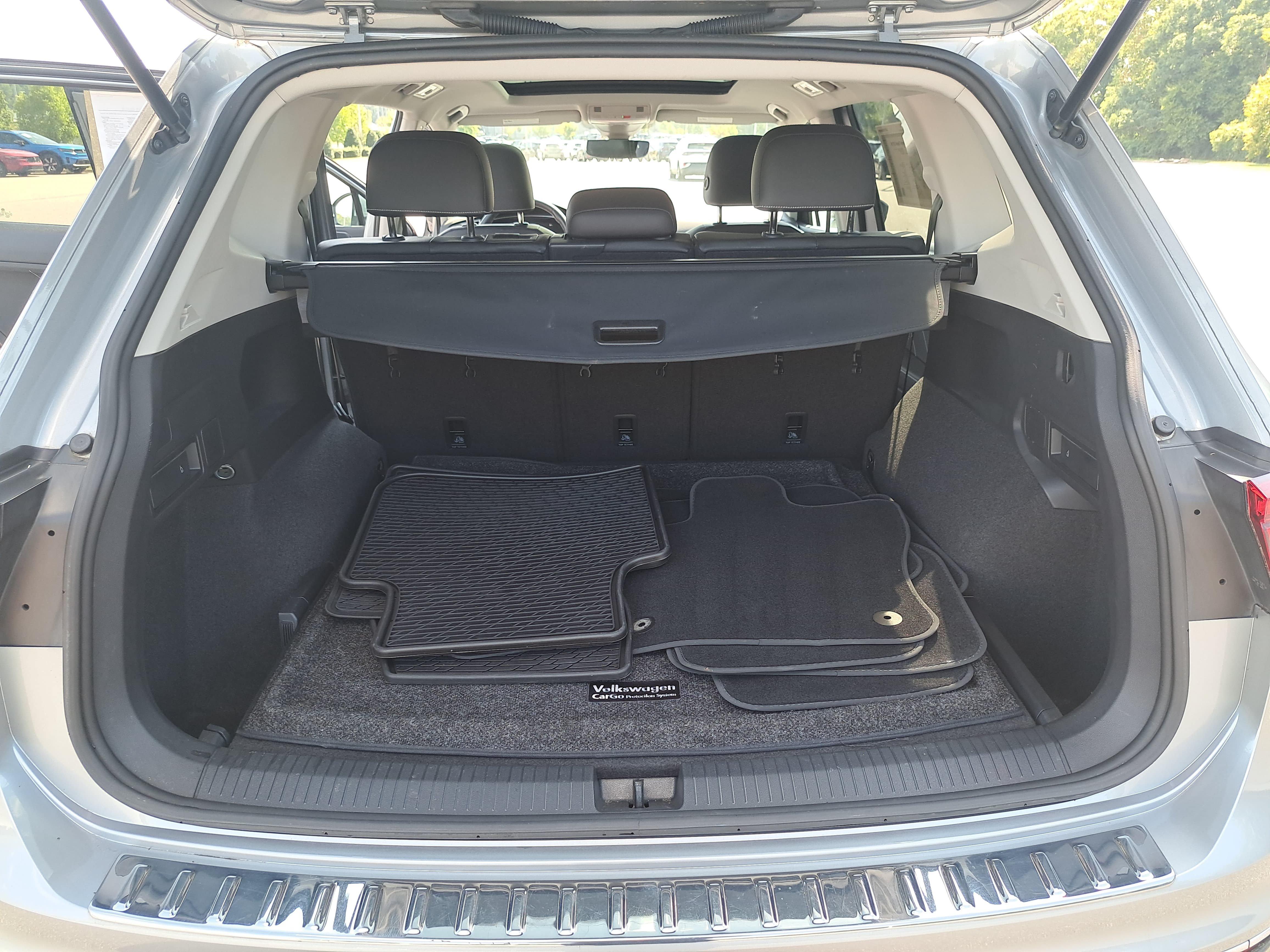 Certified 2023 Volkswagen Tiguan SE w/ Panoramic Sunroof Package AWD/4WD image 13
