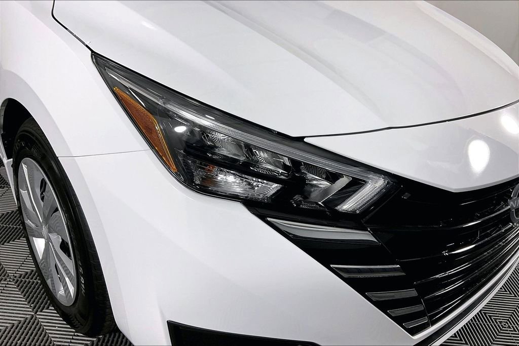 New 2025 Nissan Versa S w/ Trunk Package image 32