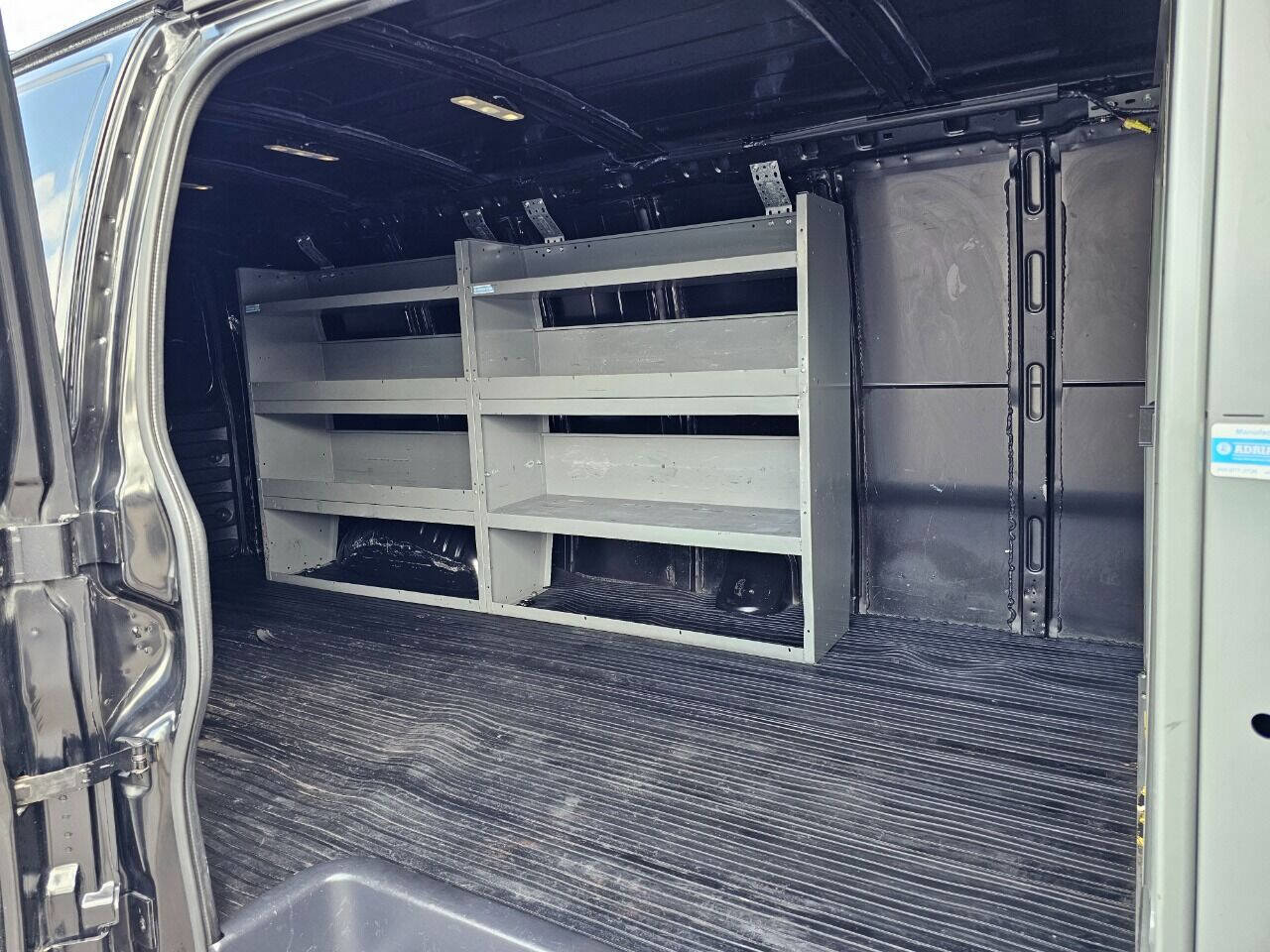 Used 2016 Chevrolet Express 3500 Extended image 11