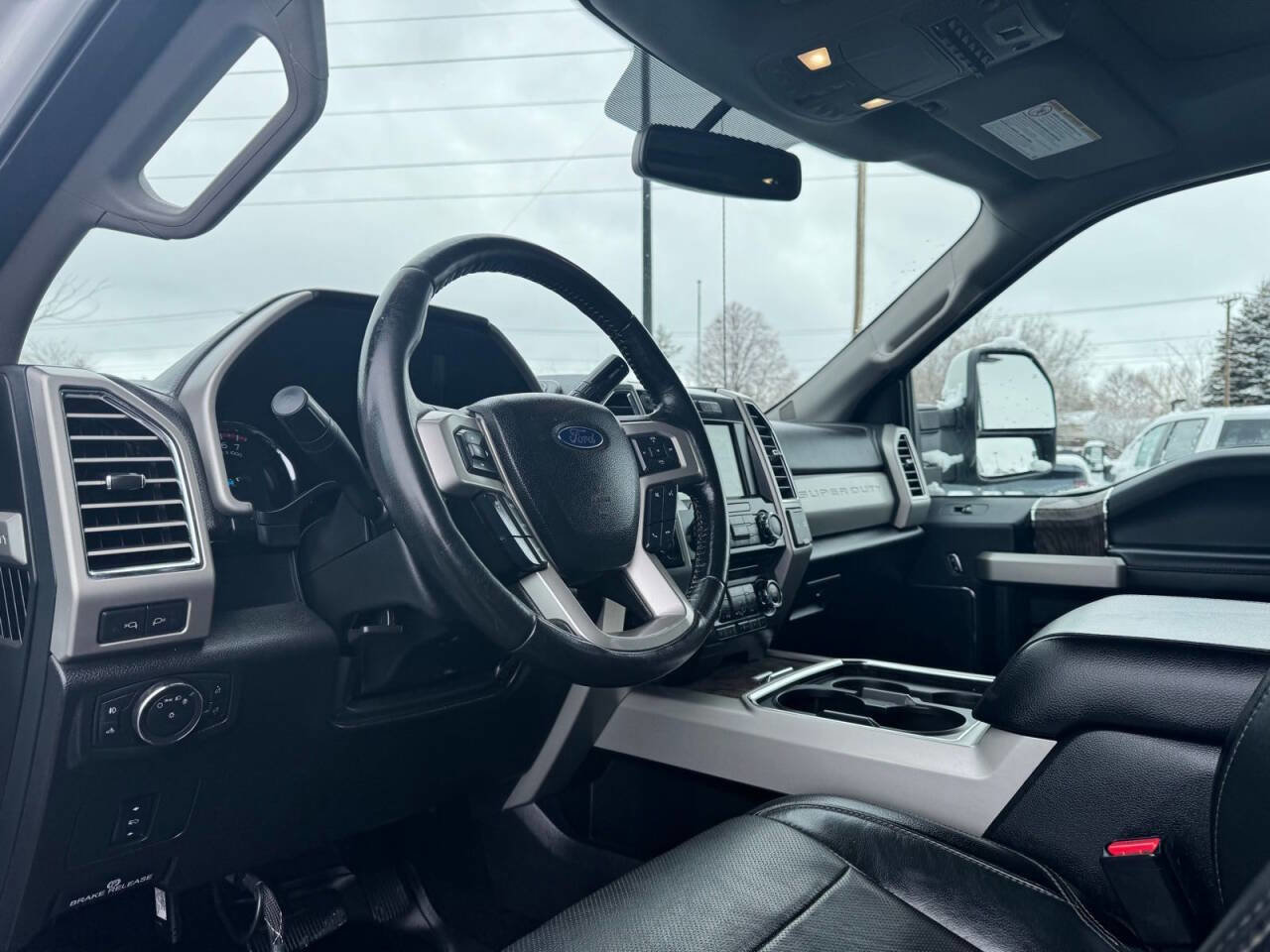 Used 2017 Ford F250 Lariat w/ FX4 Off-Road Package image 17