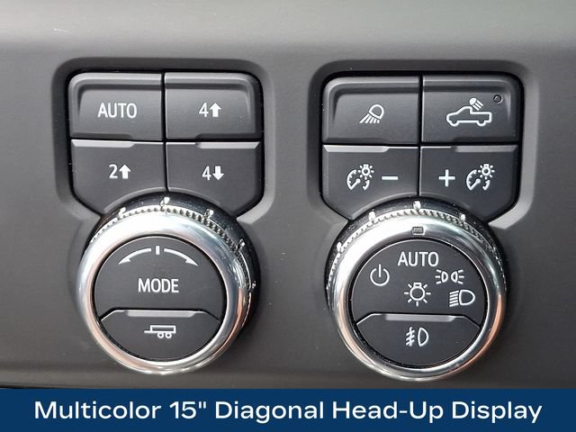 Used 2024 GMC Sierra 1500 AT4 w/ Technology Package AWD/4WD image 9