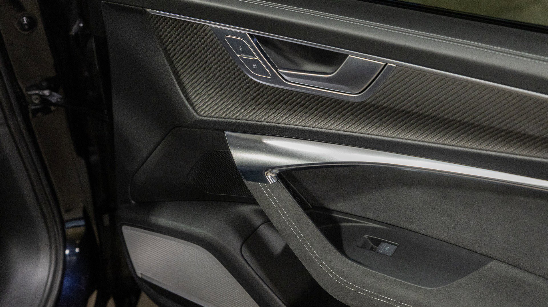 Used 2024 Audi RS 6 performance image 43