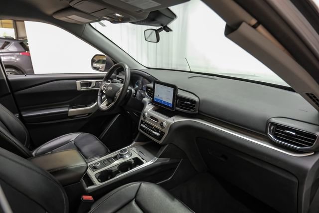 Used 2021 Ford Explorer XLT w/ Equipment Group 202A image 21