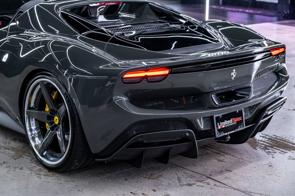 Used 2023 Ferrari 296 GTS RWD image 19