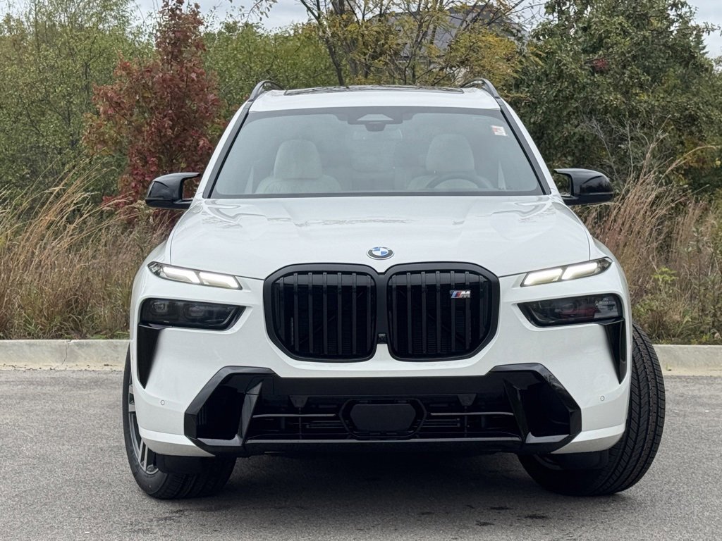 New 2026 BMW X7 M60i w/ Executive Package image 2