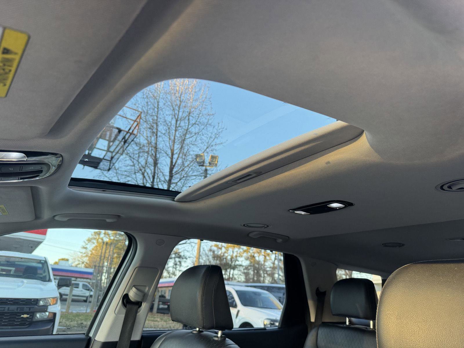 Used 2022 Hyundai Palisade SEL w/ 8P Bench Seat Package image 5