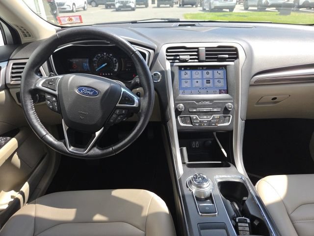 Used 2019 Ford Fusion SEL FWD image 12