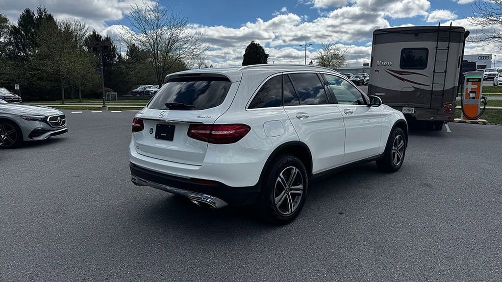Used 2019 Mercedes-Benz GLC 300 4MATIC image 3