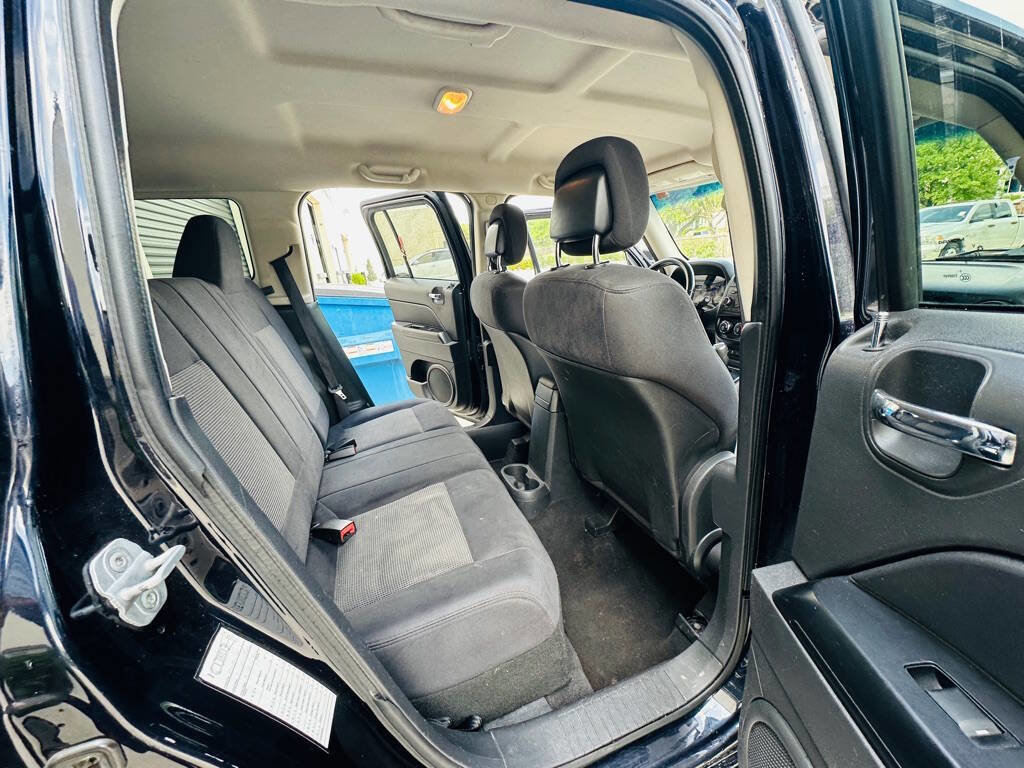 Used 2011 Jeep Patriot Latitude AWD/4WD image 19